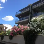 Bozan דירה אומיס