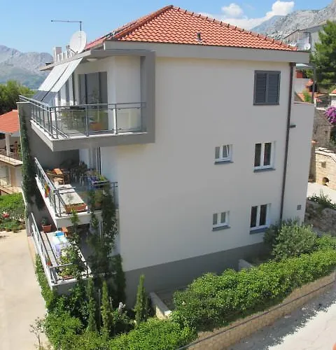 Bozan * Omis